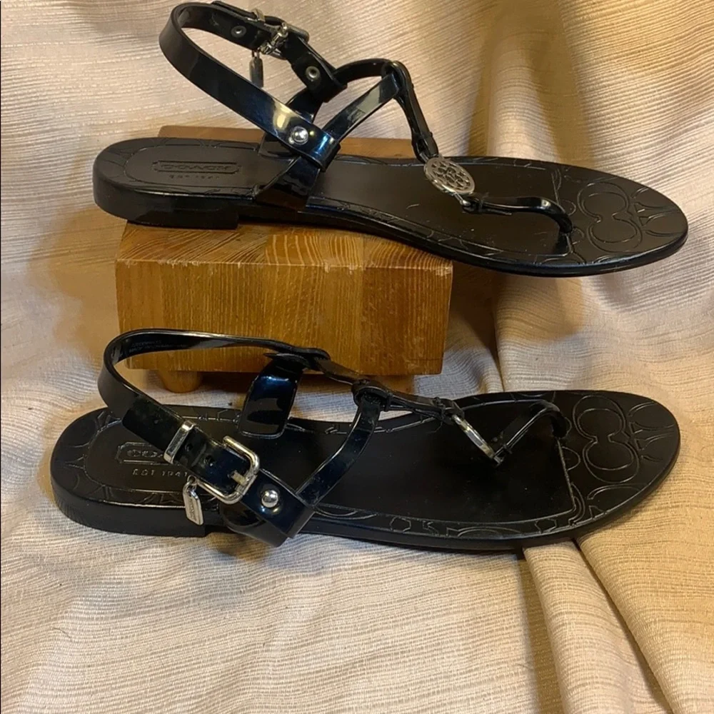 Coach worn once authentic thong sandal iconic logo